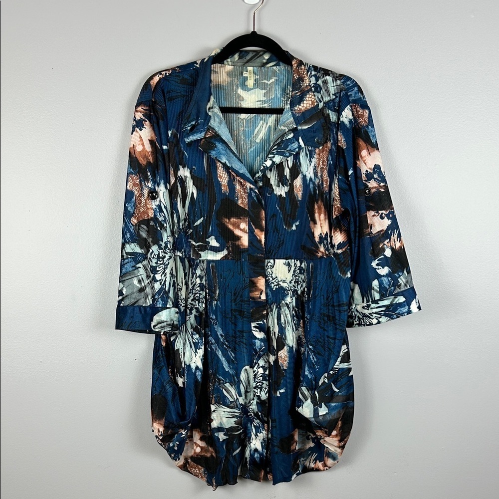 Lindi Artsy Floral 3/4 Roll Tab Sleeves Pleated Flowy Tunic Blouse Large Blue - Picture 2 of 14
